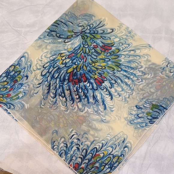 Chic Multicolor Patterned Scarves Collection - Picture 7 of 7